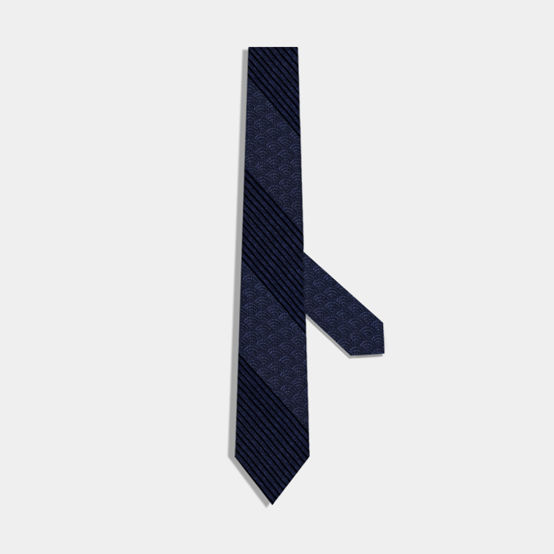 蓝色褶皱波纹领带